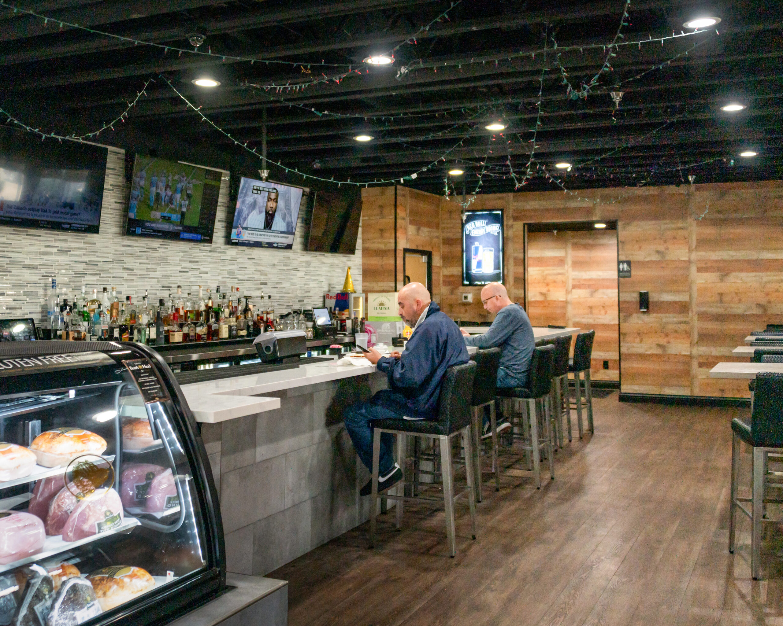Jimmy's of Santee dining area
